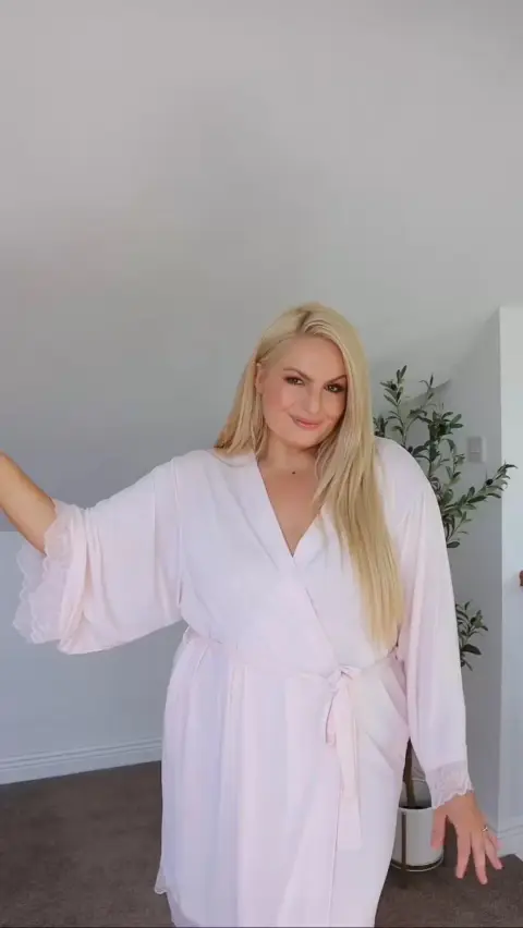 Elomi ad: Lingerie new arrivals!