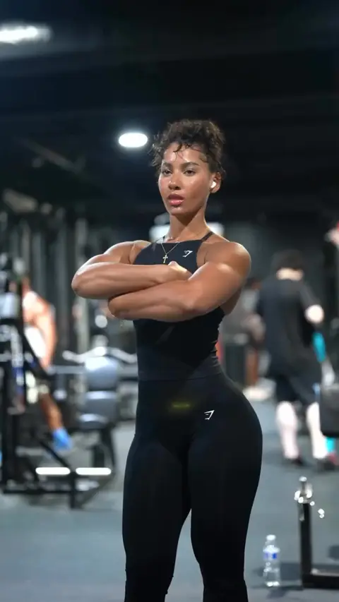 Gymshark Women ad: Shop Everyday Seamless 🖤