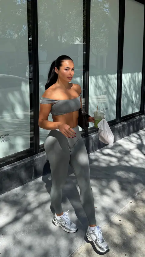 Gymshark Women ad: The soft drop ☁️