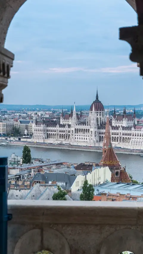 NH Hotels ad: If you are open to love, let the streets of Budapest charm you and fall in…