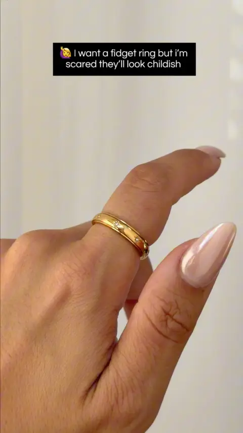 Calm Collective ad: Discreet enough to wear anywhere 😍