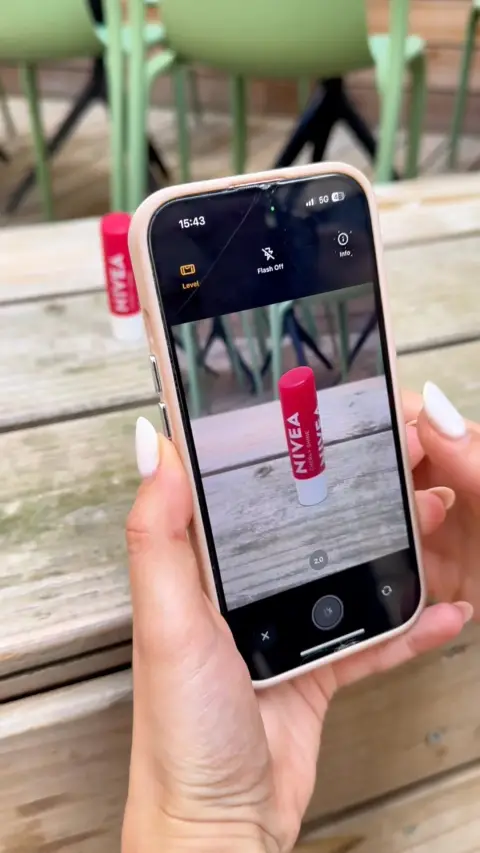 Photoroom ad: Turn any photo into AI Reel 🤩