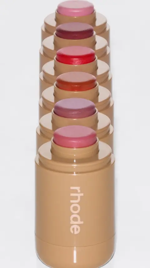 rhode ad: pocket blush ​