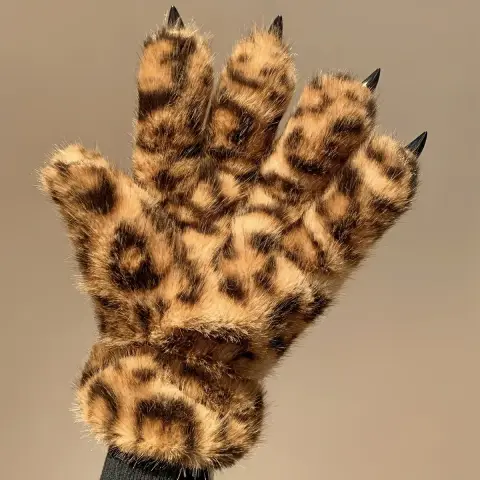Temu United Kingdom ad: 1pc 1pcs 1pc -piece Leopard Print Plush Winter Gloves - Full Finger Coverage…