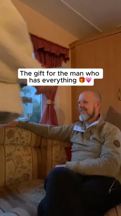 SnoozeBand ad: The Viral Gift for Couples 🎁