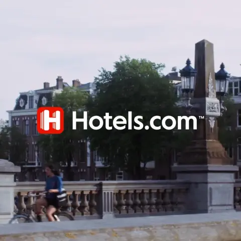 Hotels.com ad: Members save up to 20% on stays.