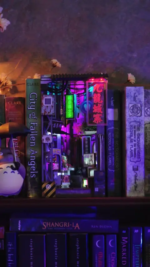 Anavrin ad: The Perfect Gift for Cyberpunk Fans 👾