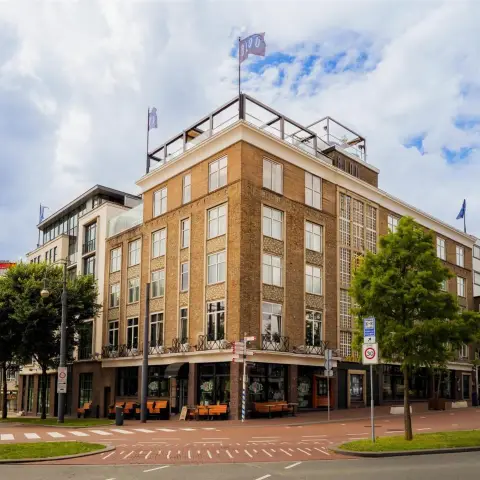 Booking.com ad: City Hotel Haarhuis, World Hotels Crafted Collection