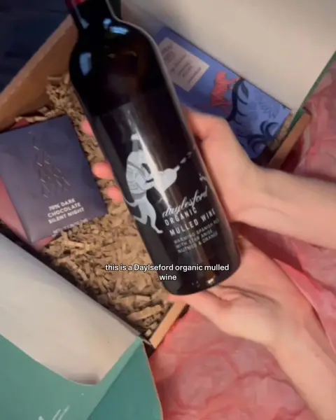 Bloom & Wild ad: Gifts that make Christmas, Christmas