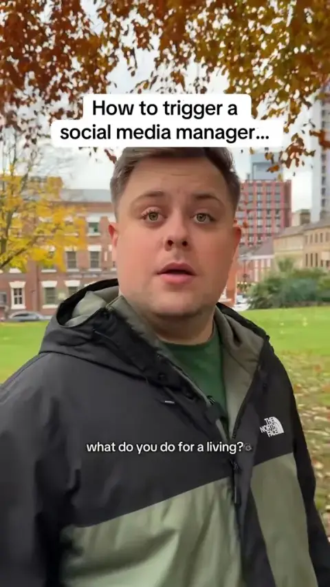 Semrush ad: How to trigger a social media manager 101 👀