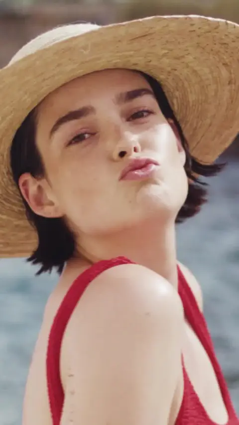 Debbie Le Grainger ad: OUT OF OFFICE