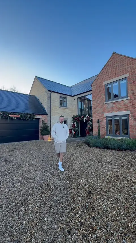 7days Performance ad: The BEST Christmas present ever! 🎁 A £900,000 house 🏠plus all the associated…