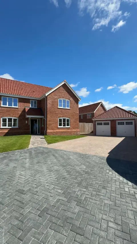 7days Performance ad: This home or £450k - your choice