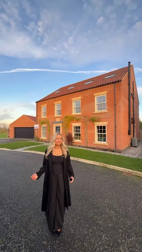 7days Performance ad: This £650,000 countryside home features five generous bedrooms and high…