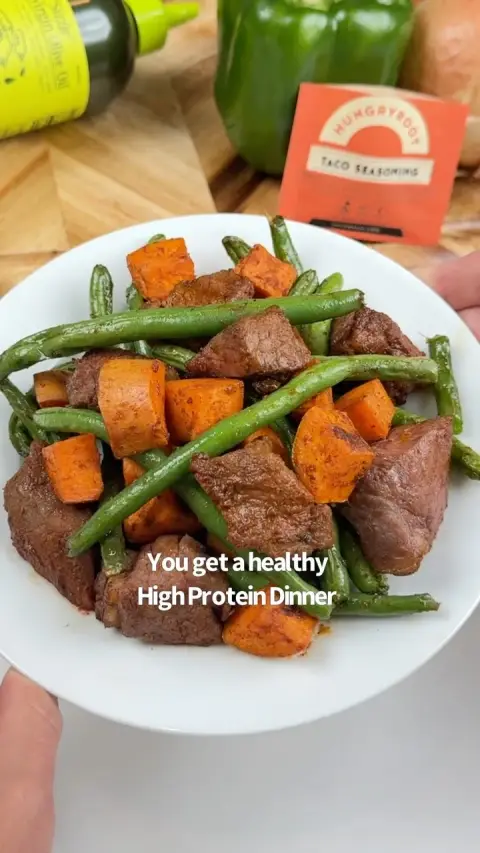Hungryroot ad: Say “YUM” if you would eat this healthy high-protein 10-minute dinner 🥩🍠😄…